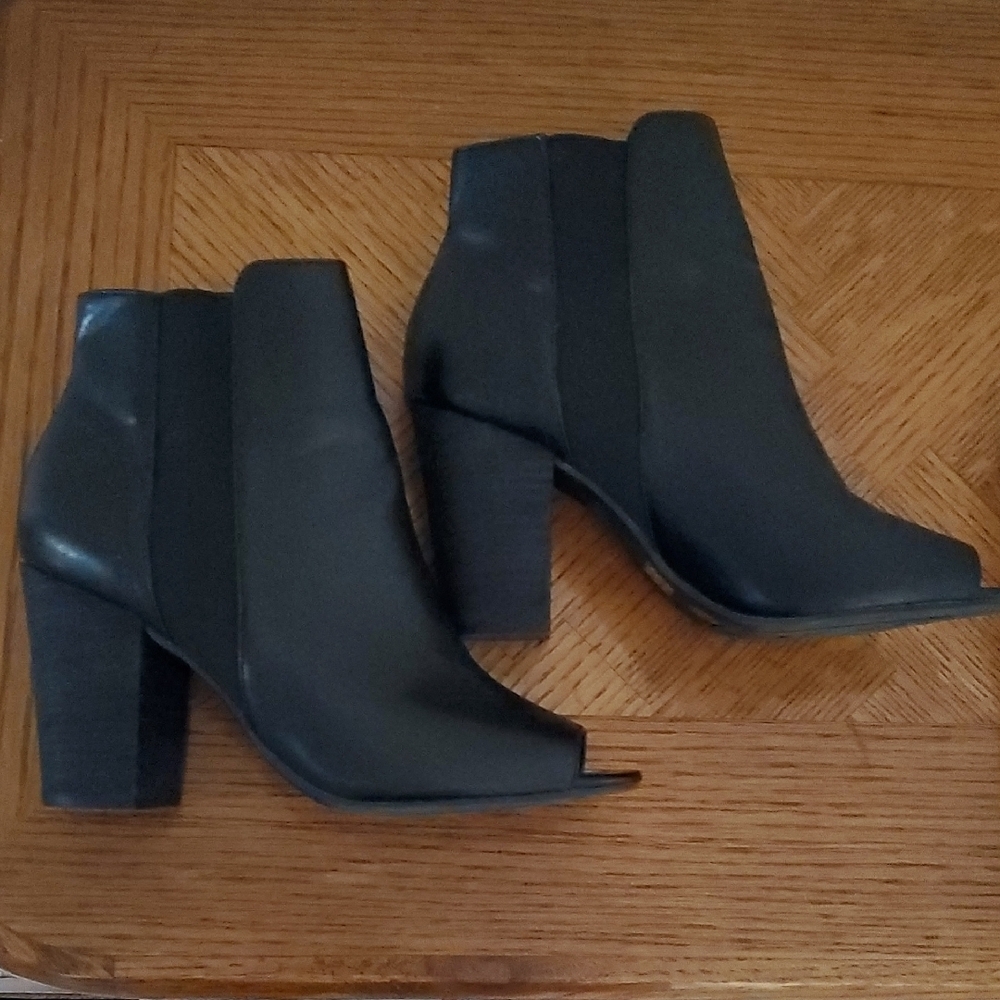 Chinese Laundry Black Peep-Toe Ankle Boots Size 7